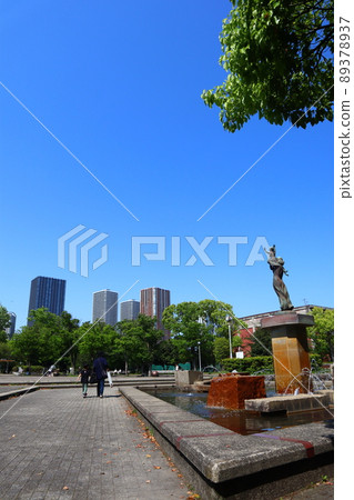 川崎市中原和平公園，俯瞰武藏小杉的高層公寓 89378937