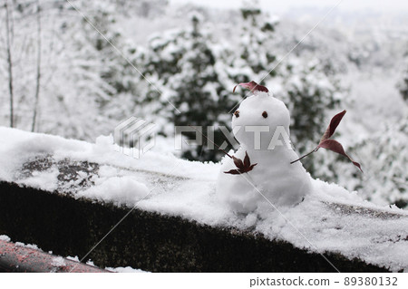 Small and cute snowman Small and cute snowman 89380132