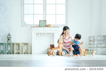 Image of a female childcare worker in her 20s 89383994