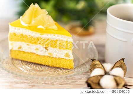 Summer orange shortcake and coffee 89384095