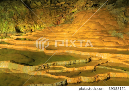 [山口縣]秋吉堂百盤（秋吉台國定公園） 89388151