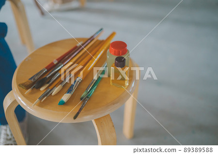 油畫所需的工具 89389588