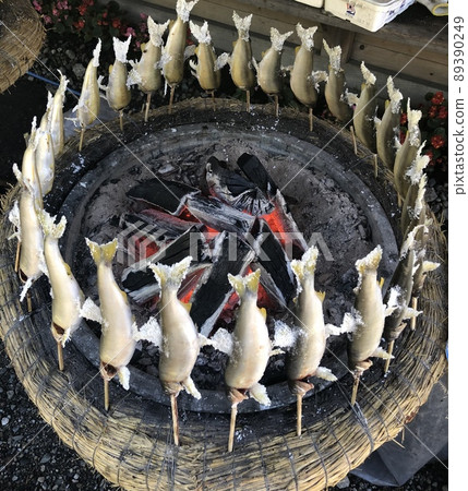 鹽烤三文魚 鹽烤三文魚 89390249