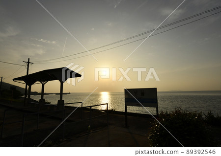 Shimonade站的晚上風景 89392546