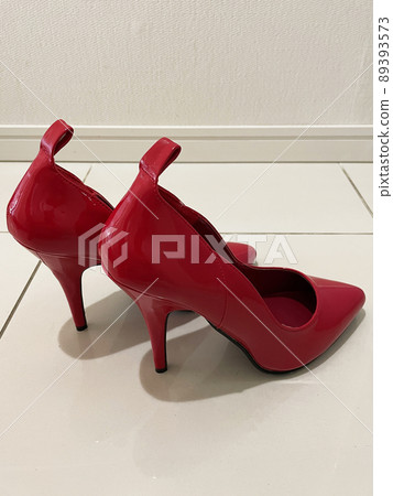 Red high heels 89393573