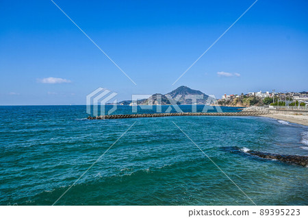 Iyotetsu Baishinji Station, a station with a superb view facing the Seto Inland Sea Iyotetsu Baishinji Station, a station with a superb view facing the Seto Inland Sea 89395223