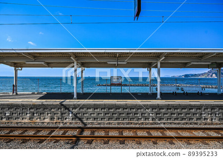 伊予鐵白心寺站，面向瀨戶內海的絕景車站 89395233