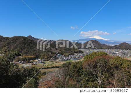 Cityscape of Izunokuni City and Mt. Fuji (Izunokuni City, Shizuoka Prefecture) 89395657