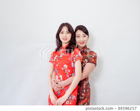 成熟的旗袍媽媽，旗袍旗袍，白底旗袍（東堀傳統旗）。 89396257