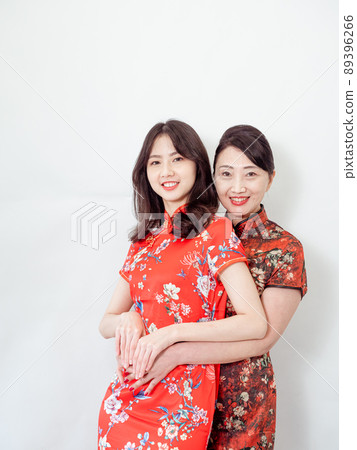 成熟的旗袍媽媽，旗袍旗袍，白底旗袍（東堀傳統旗）。 89396266