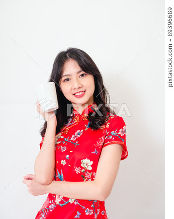 Written by Tradition, Cheongsam, a woman with a white background. Written by Tradition, Cheongsam, a woman with a white background. 89396689