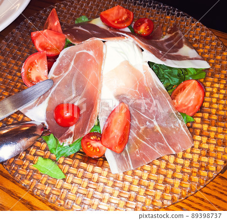 Raw ham salad, girls' favorite menu 89398737