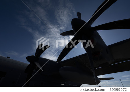 Airplane propeller engine, military aircraft splash, fighter engine Airplane propeller engine, military aircraft splash, fighter engine 89399972