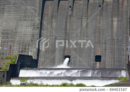 Water discharge from Kochi Prefecture, Otoyo Town, Hayamiura Dam 89401587