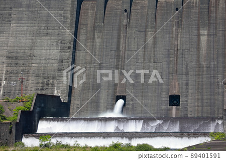 Water discharge from Kochi Prefecture, Otoyo Town, Hayamiura Dam 89401591