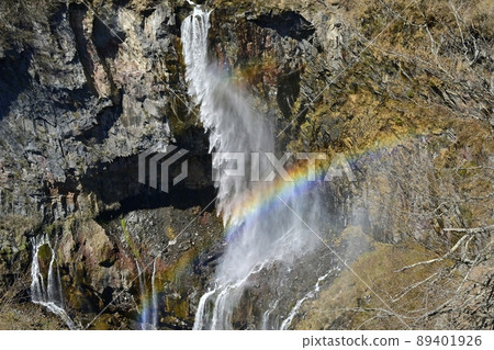 華嚴瀑布飛越彩虹 華嚴瀑布飛越彩虹 89401926