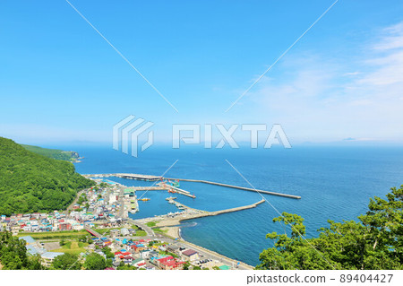 北海道羅臼的藍天和大海 北海道羅臼的藍天和大海 89404427