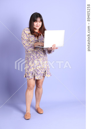 Chubby Asian Woman 89405258