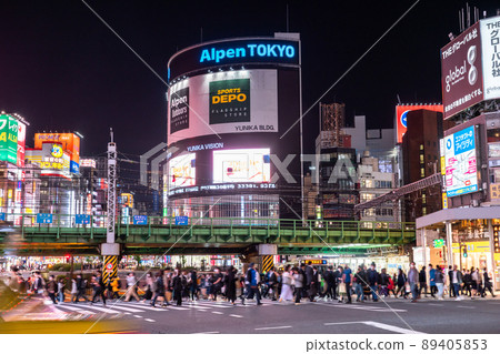 《Tokyo》 Night Shinjuku Kabukicho / Entertainment District 89405853