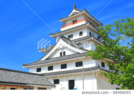 [Saga Prefecture] Karatsu Castle Tower in clear weather 89406093