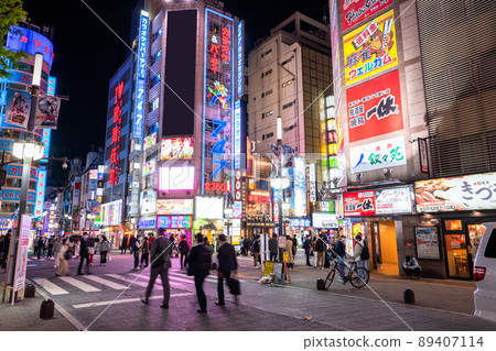 Tokyo: Shinjuku Kabukicho, night entertainment district 89407114