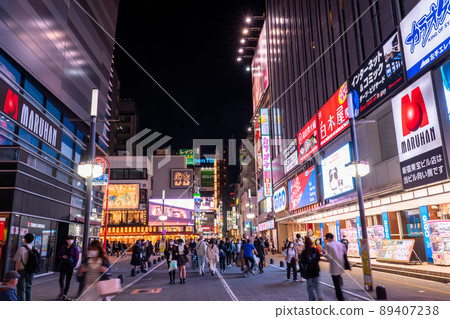Tokyo: Shinjuku Kabukicho, night entertainment district Tokyo: Shinjuku Kabukicho, night entertainment district 89407238