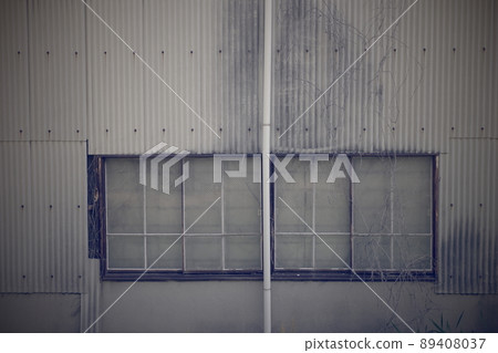 An old and very beautiful building in Kojima, Kurashiki City, Okayama Prefecture, Japan 89408037