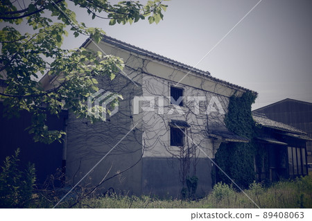 An old and very beautiful building in Kojima, Kurashiki City, Okayama Prefecture, Japan An old and very beautiful building in Kojima, Kurashiki City, Okayama Prefecture, Japan 89408063