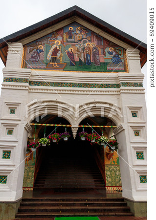 Entrance in Vvedensky cathedral of Vvedensky Tolga convent in Yaroslavl, Russia. Golden ring of Russia 89409015