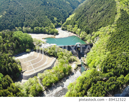 Scenery of Nagoro Dam in Miyoshi City, Tokushima Prefecture Scenery of Nagoro Dam in Miyoshi City, Tokushima Prefecture 89412322