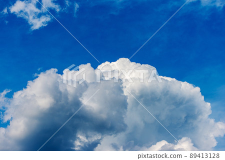 Beautiful Cumulus Clouds on Clear Blue Sky - Photography Full Frame 89413128
