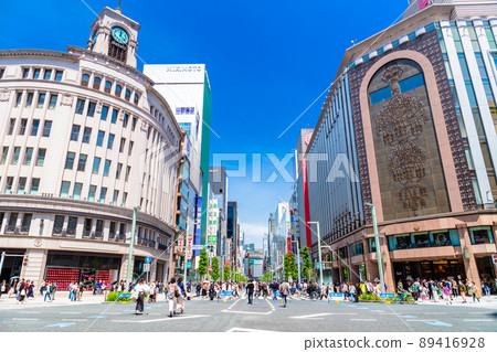 Tokyo Ginza 4-chome intersection scenery Tokyo Ginza 4-chome intersection scenery 89416928
