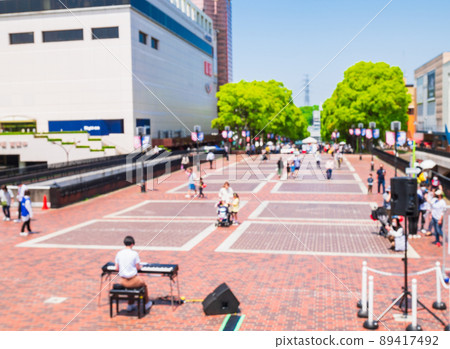 Street piano image * Out focus 89417492