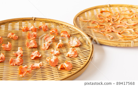 曬乾的胡蘿蔔，增加營養價值的胡蘿蔔幹，胡蘿蔔幹，胡蘿蔔幹 89417568