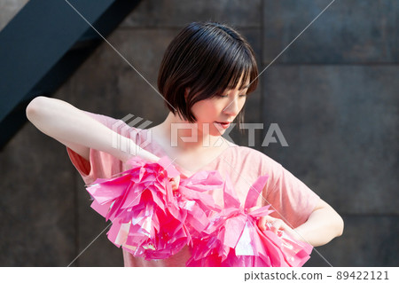 練習啦啦隊的女人 練習啦啦隊的女人 89422121
