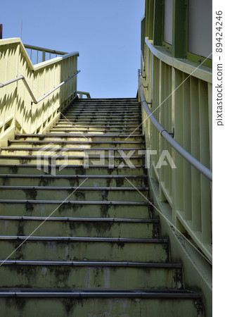 人行天橋 人行天橋 89424246