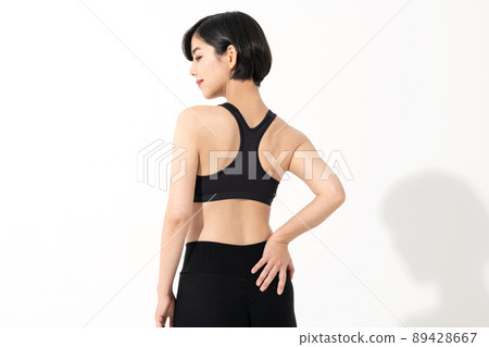 Portrait of a woman wearing sportswear 89428667