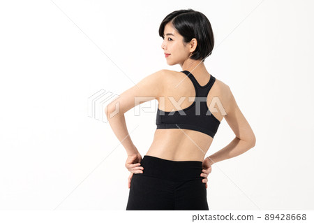Portrait of a woman wearing sportswear 89428668