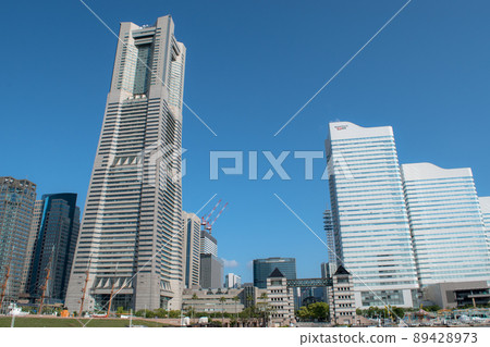 橫濱地標塔和皇后廣場等建築 橫濱地標塔和皇后廣場等建築 89428973