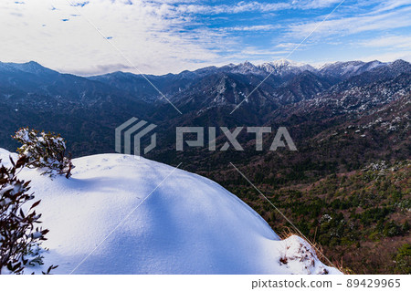 Taiko Rock, Yakushima National Park, Marine Alps (Winter) 89429965