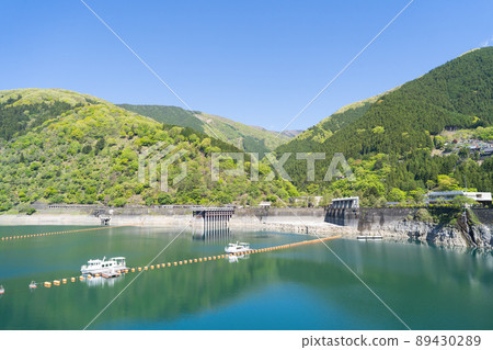 奧多摩湖(取自大河內水壩) 奧多摩湖(取自大河內水壩) 89430289