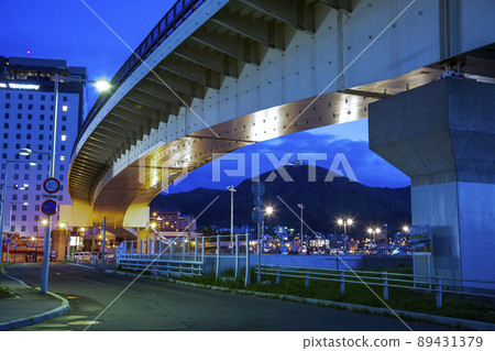 函館市友大橋橋後,從下方仰望,函館市若松町 函館市友大橋橋後,從下方仰望,函館市若松町 89431379