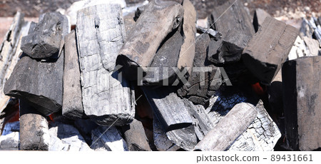 燒烤爐上的木炭 89431661