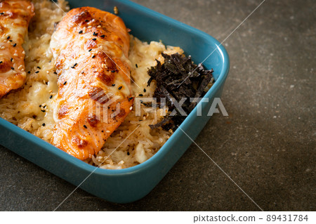 salmon with spicy miso rice bowl 89431784