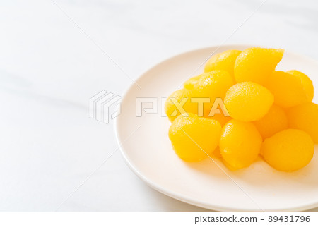 Sweet gold egg yolk drop Sweet gold egg yolk drop 89431796