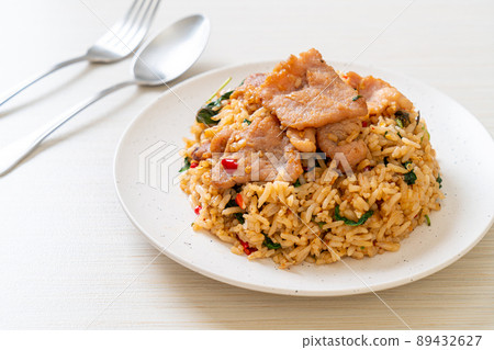 fried rice with Thai basil and pork 89432627