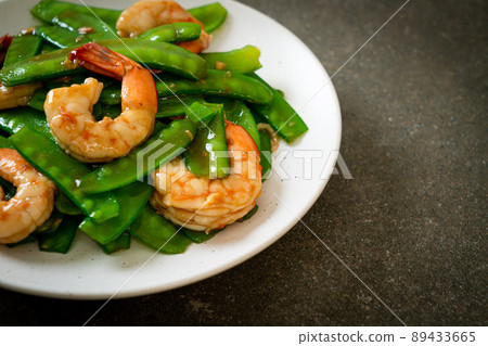 Stir-Fried Green Peas with Shrimp Stir-Fried Green Peas with Shrimp 89433665