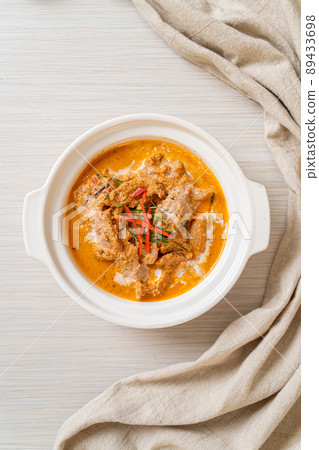 panang curry with pork 89433698