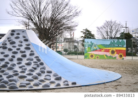 公園裡的富士山滑梯 公園裡的富士山滑梯 89433813