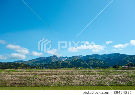 Kyogatake spreading in the distance [Ono City, Fukui Prefecture] 89434855